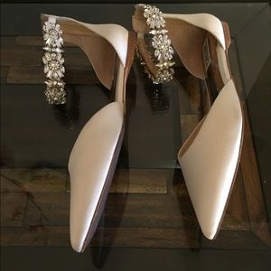 badgley mischka morgen ankle strap flat